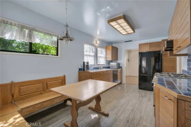 357 Vine Street, Glendale, CA 91204