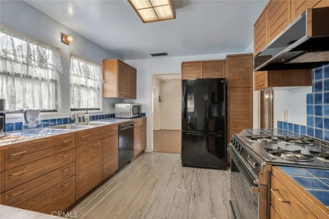 357 Vine Street, Glendale, CA 91204