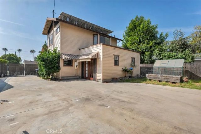 357 Vine Street, Glendale, CA 91204