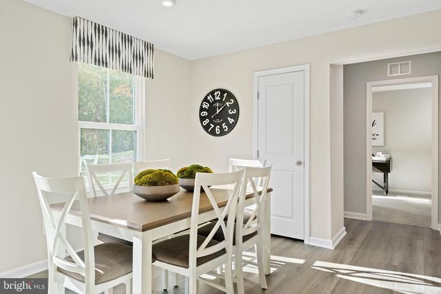 1752C MUTUAL DR, Inwood, WV 25428