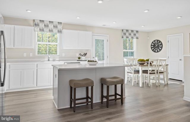 1752C MUTUAL DR, Inwood, WV 25428