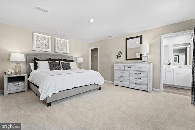 1752C MUTUAL DR, Inwood, WV 25428