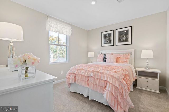 1752C MUTUAL DR, Inwood, WV 25428