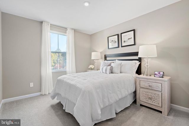 1752C MUTUAL DR, Inwood, WV 25428