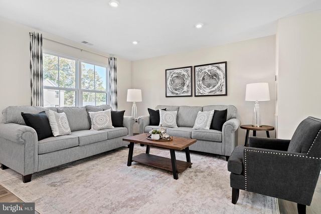 1752C MUTUAL DR, Inwood, WV 25428