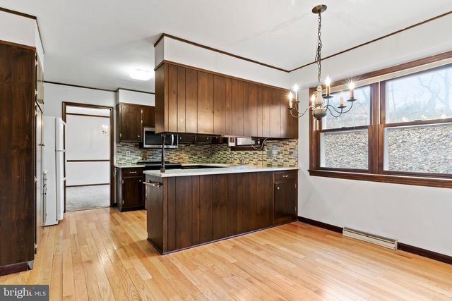 11 PINE TREE DR, New Cumberland, PA 17070