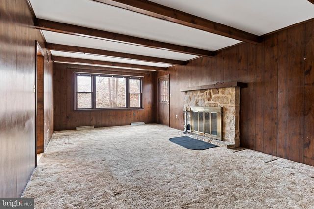 11 PINE TREE DR, New Cumberland, PA 17070