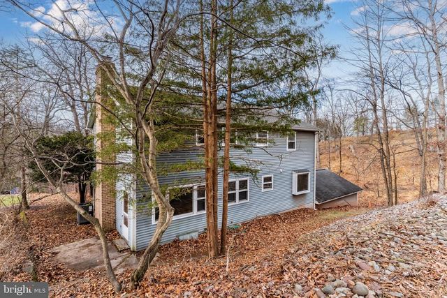 11 PINE TREE DR, New Cumberland, PA 17070