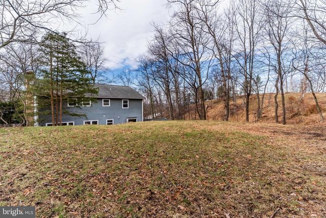 11 PINE TREE DR, New Cumberland, PA 17070