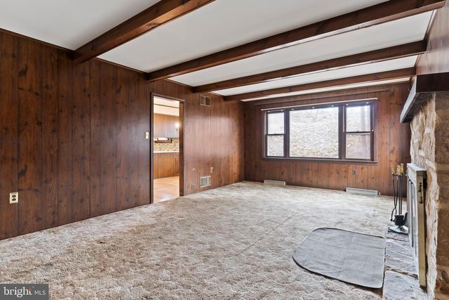 11 PINE TREE DR, New Cumberland, PA 17070