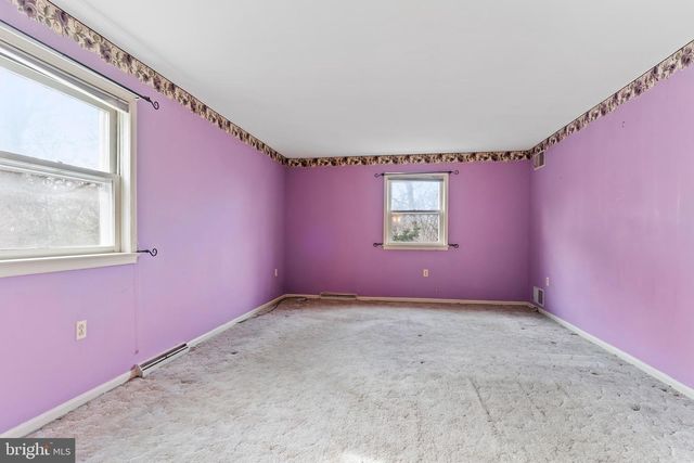 11 PINE TREE DR, New Cumberland, PA 17070