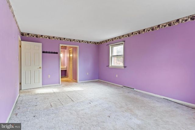 11 PINE TREE DR, New Cumberland, PA 17070