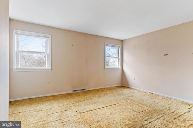 11 PINE TREE DR, New Cumberland, PA 17070