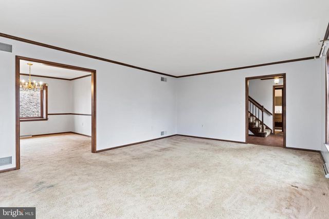 11 PINE TREE DR, New Cumberland, PA 17070