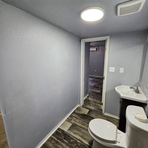 2826 Alaska Avenue, Dallas, TX 75216
