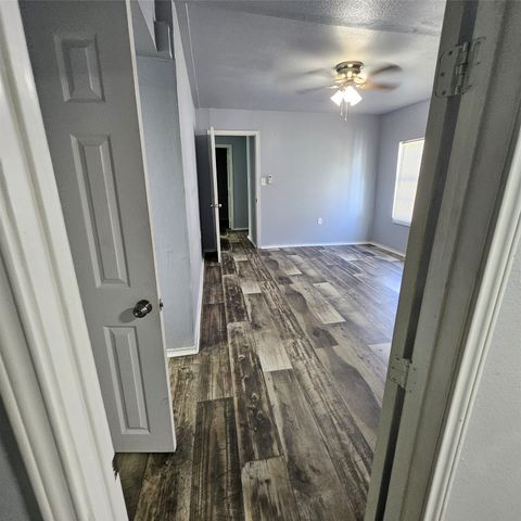 2826 Alaska Avenue, Dallas, TX 75216