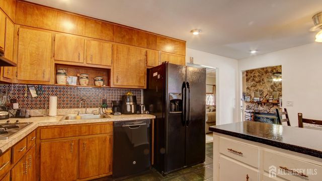 1 Jackson Avenue, Sayreville, NJ 08859