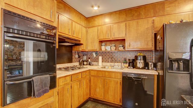 1 Jackson Avenue, Sayreville, NJ 08859