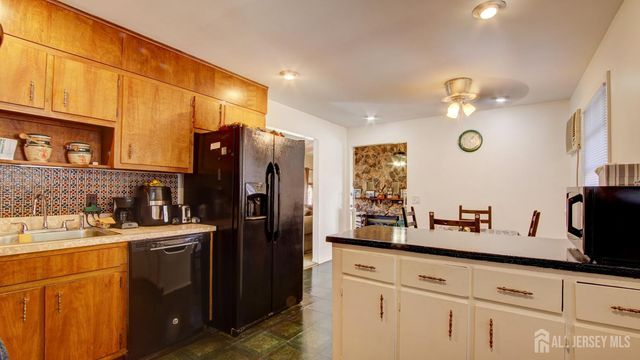 1 Jackson Avenue, Sayreville, NJ 08859