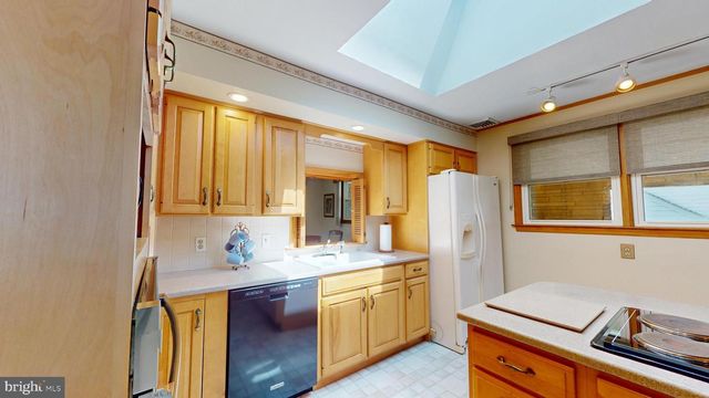 903 FAIRVIEW AVE, Bristol, PA 19007