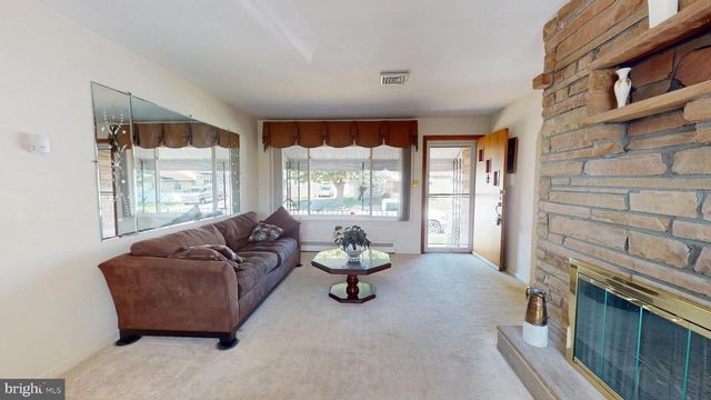 903 FAIRVIEW AVE, Bristol, PA 19007