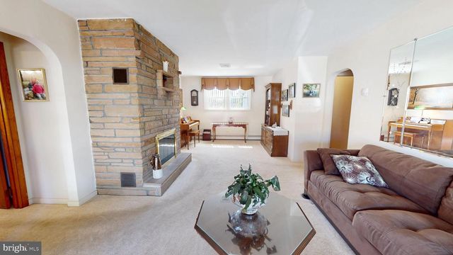 903 FAIRVIEW AVE, Bristol, PA 19007