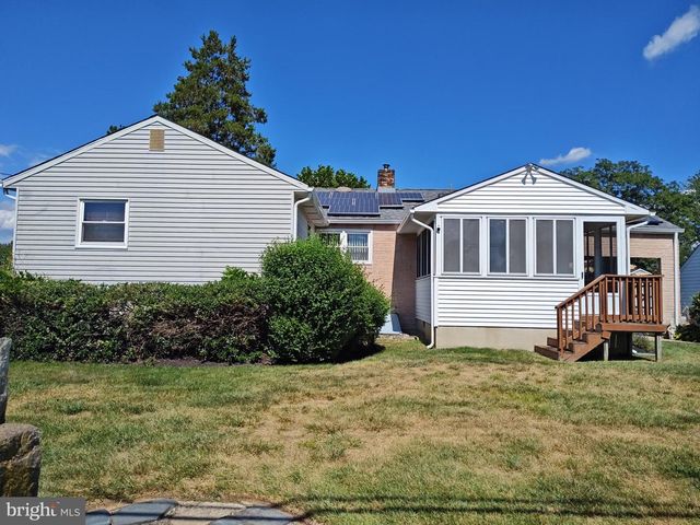 903 FAIRVIEW AVE, Bristol, PA 19007