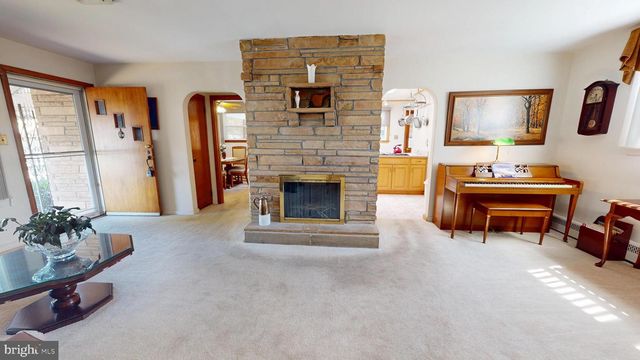 903 FAIRVIEW AVE, Bristol, PA 19007