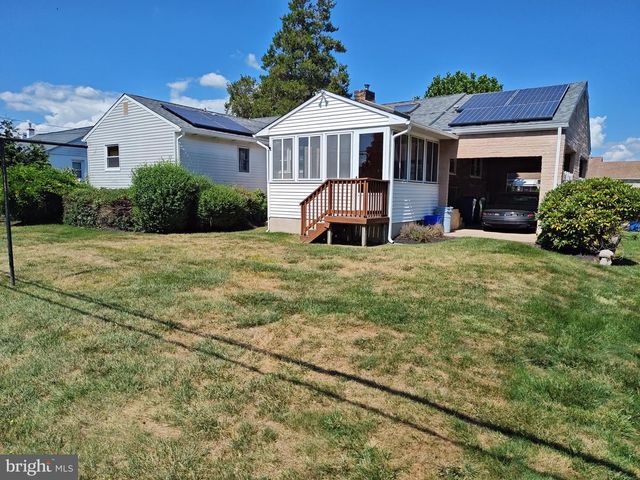 903 FAIRVIEW AVE, Bristol, PA 19007
