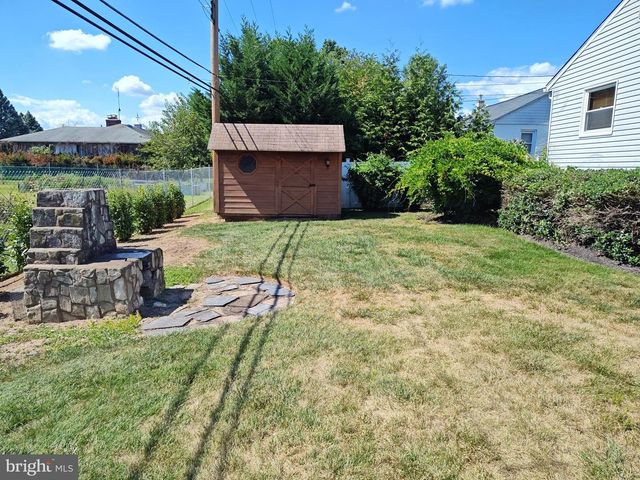 903 FAIRVIEW AVE, Bristol, PA 19007