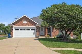 932 Redwood Circle, Liberty, MO 64068