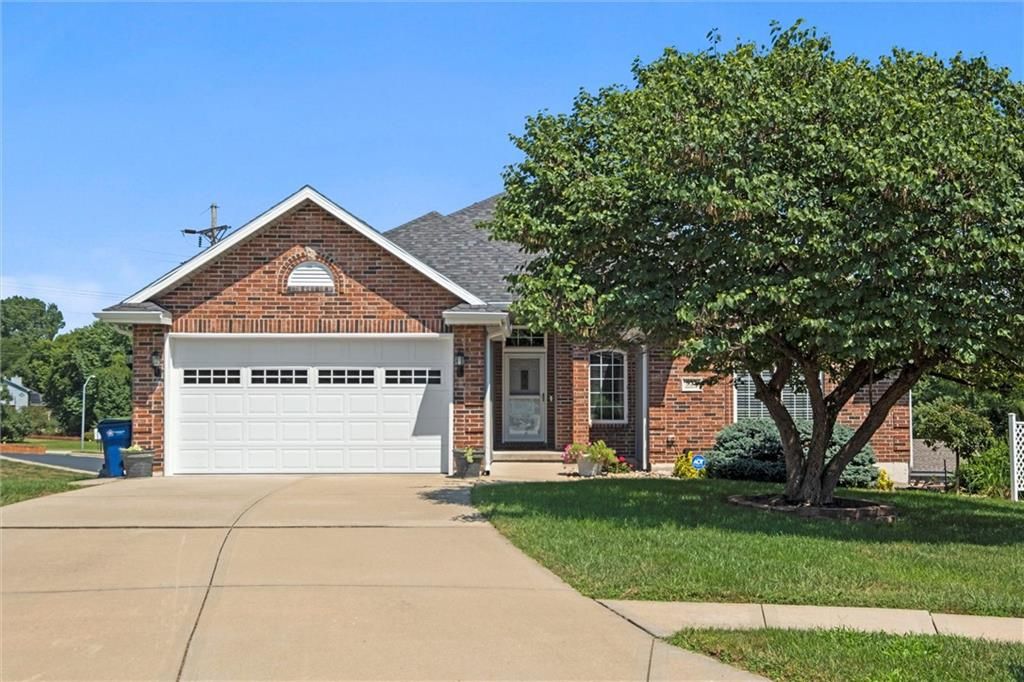 932 Redwood Circle, Liberty, MO 64068