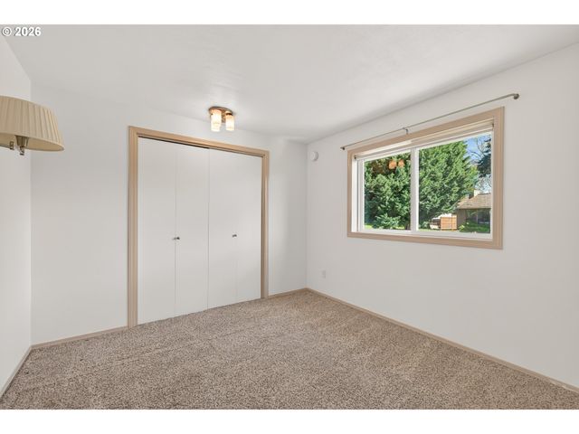 1335 Sw RUSS Ln, Mc Minnville, OR 97128