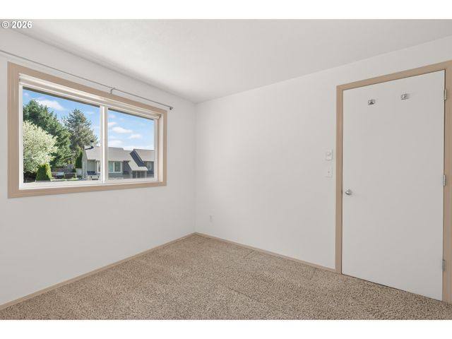 1335 Sw RUSS Ln, Mc Minnville, OR 97128