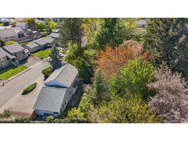 1335 Sw RUSS Ln, Mc Minnville, OR 97128