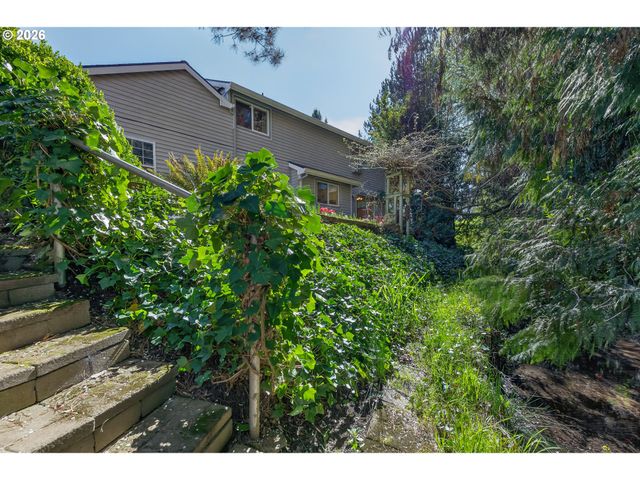 1335 Sw RUSS Ln, Mc Minnville, OR 97128