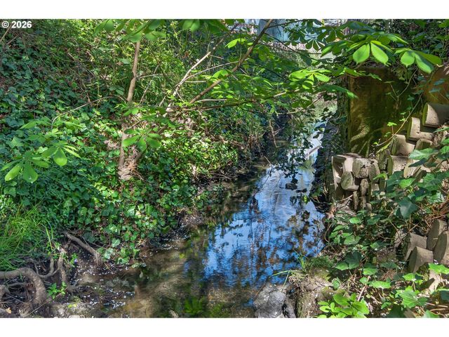 1335 Sw RUSS Ln, Mc Minnville, OR 97128