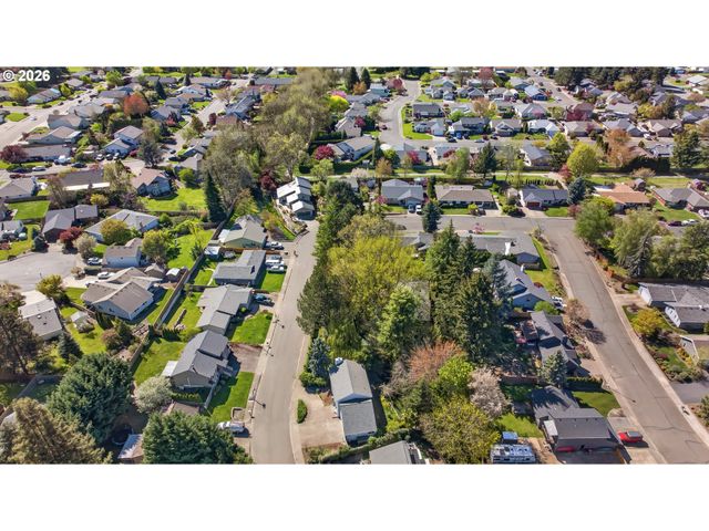 1335 Sw RUSS Ln, Mc Minnville, OR 97128