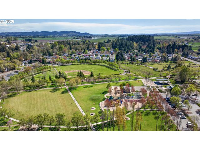 1335 Sw RUSS Ln, Mc Minnville, OR 97128