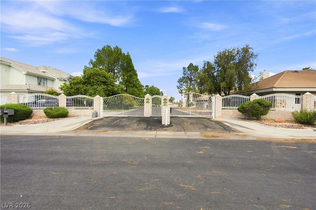 3840 Topaz Street, Las Vegas, NV 89121 — photo 4