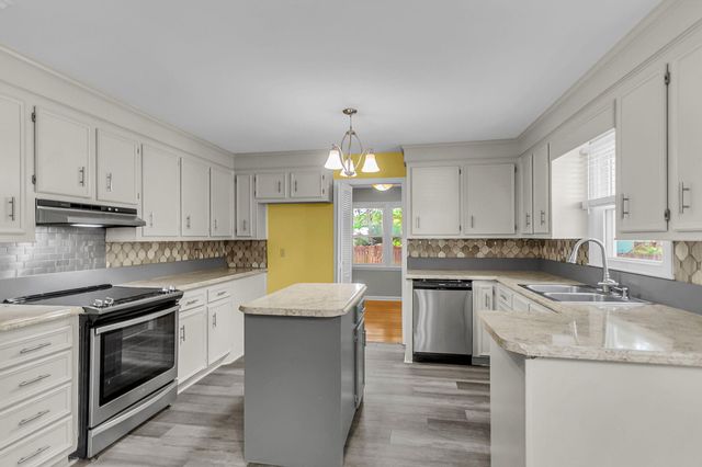 140 Palmetto Bluff, North Charleston, SC 29418