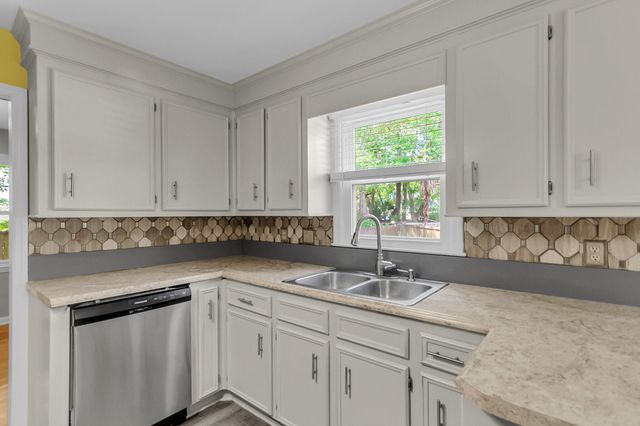 140 Palmetto Bluff, North Charleston, SC 29418