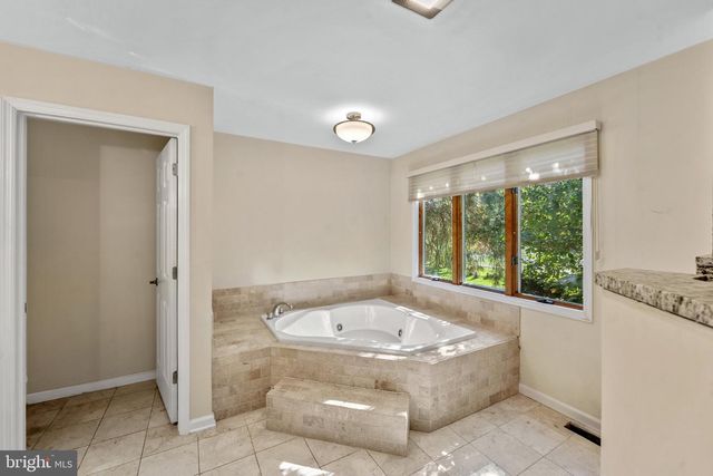 162 TUCKERTON RD, Medford, NJ 08055