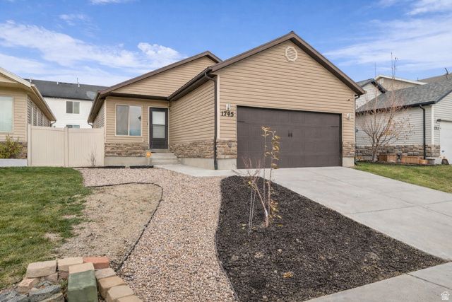 1745 E TUMWATER LN, Eagle Mountain, UT 84005