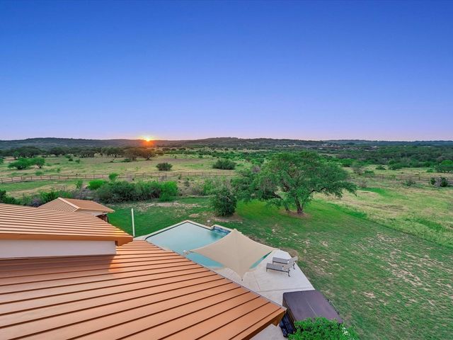312 Paleface Point DR, Spicewood, TX 78669
