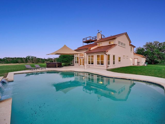 312 Paleface Point DR, Spicewood, TX 78669