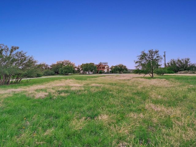 312 Paleface Point DR, Spicewood, TX 78669