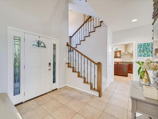 312 Paleface Point DR, Spicewood, TX 78669