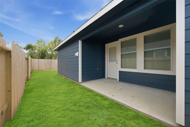 6031 Pineapple Street, Houston, TX 77048
