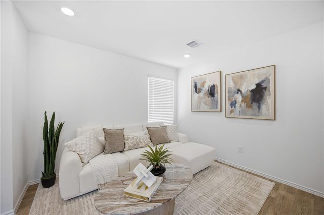 6031 Pineapple Street, Houston, TX 77048